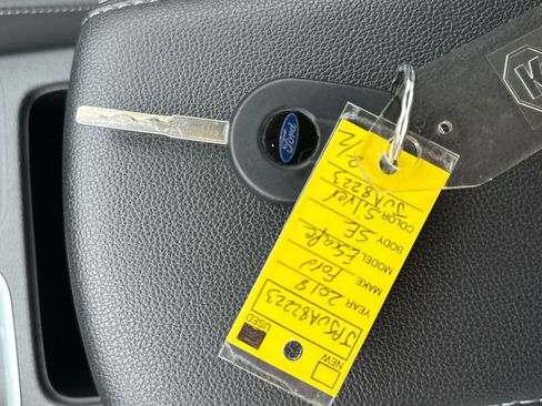 Used 2018 Ford Escape SE w/ SE Sync 3 Package FWD image 35