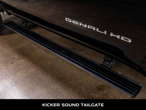 Used 2024 GMC Sierra 2500 Denali Ultimate image 13