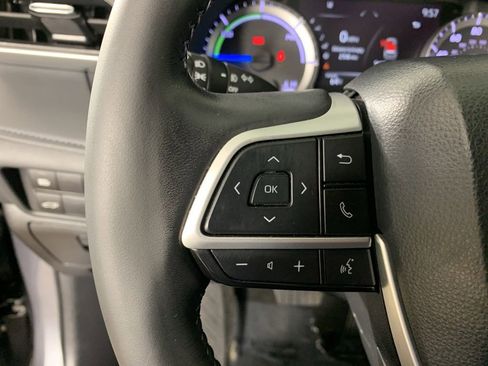 Used 2023 Toyota Highlander XLE AWD/4WD image 21