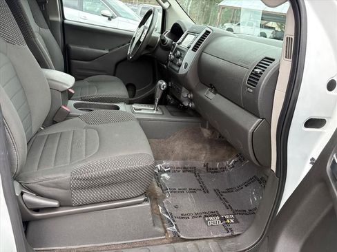 Used 2015 Nissan Frontier PRO-4X image 13