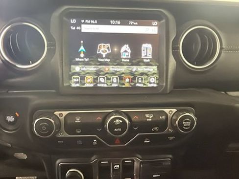 Used 2023 Jeep Wrangler Unlimited Sahara AWD/4WD image 22