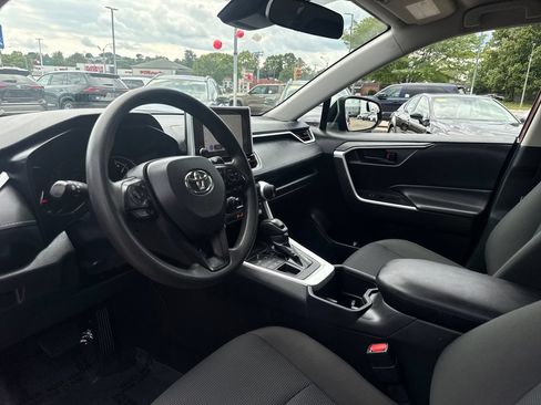 Used 2024 Toyota RAV4 LE AWD/4WD image 14