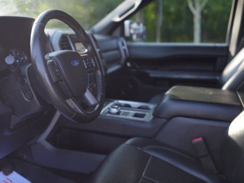 Used 2019 Ford Expedition XLT w/ Equipment Group 202A RWD image 20