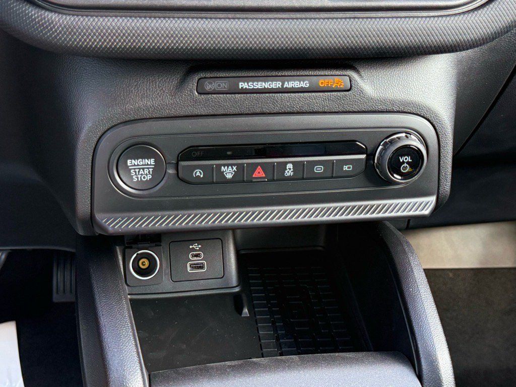 Used 2025 Ford Bronco Sport Outer Banks AWD/4WD image 19
