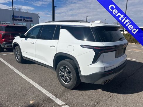 Certified 2025 Chevrolet Traverse LT image 6