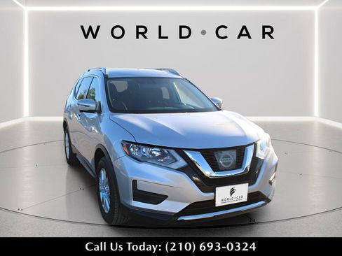 Used 2017 Nissan Rogue SV w/ SV Premium Package image 1