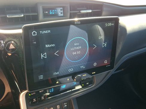 Used 2019 Toyota Corolla SE FWD image 16