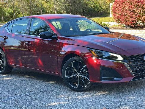 New 2025 Nissan Altima 2.5 SR image 1