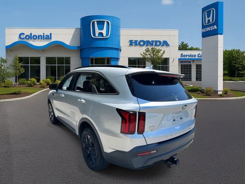 Used 2021 Kia Sorento S image 4