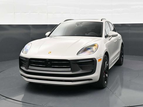 New 2026 Porsche Macan GTS AWD/4WD image 28