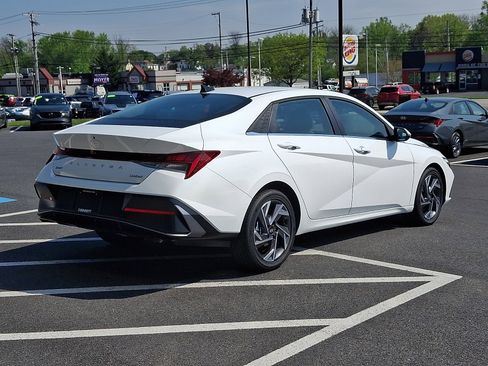 New 2026 Hyundai Elantra Limited FWD image 5