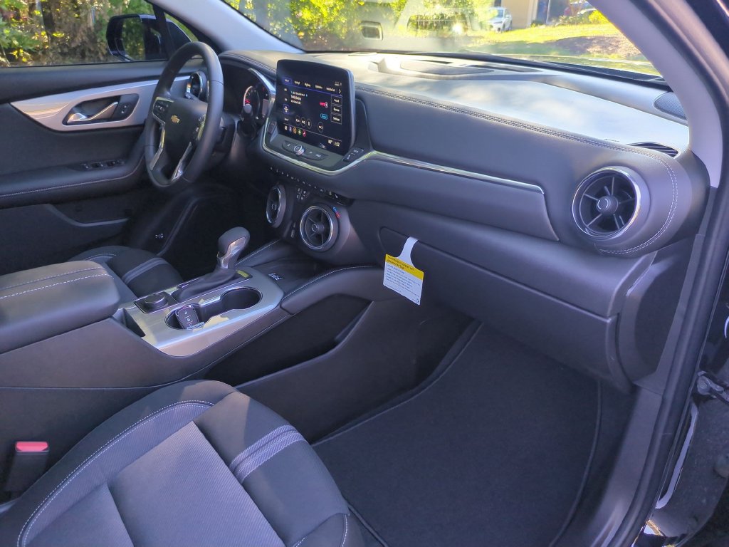 New 2026 Chevrolet Blazer LT w/ Convenience Package FWD image 35
