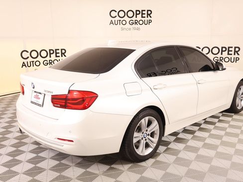 Used 2018 BMW 330i xDrive Sedan AWD/4WD image 22