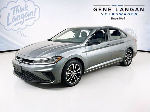 Certified 2025 Volkswagen Jetta Sport FWD image 31