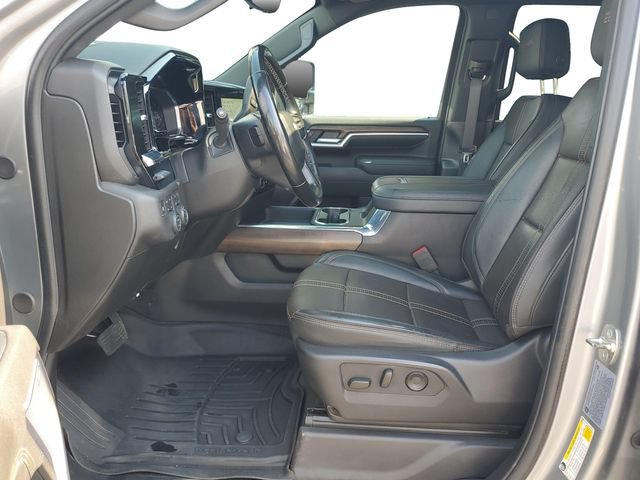 Used 2025 Chevrolet Silverado 3500 High Country w/ High Country Premium Package AWD/4WD image 5