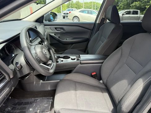 Used 2024 Nissan Rogue S AWD/4WD image 8