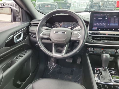 Used 2022 Jeep Compass Latitude w/ Convenience Group AWD/4WD image 12