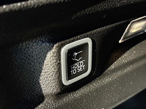 Used 2023 Jeep Grand Cherokee L Laredo w/ Luxury Tech Group I image 19