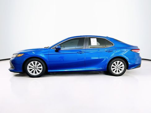 Used 2019 Toyota Camry LE FWD image 4