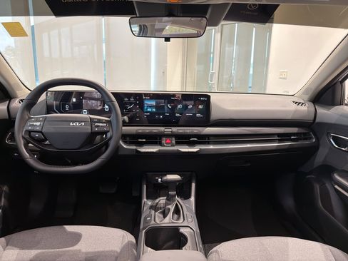 Used 2025 Kia K4 EX image 13
