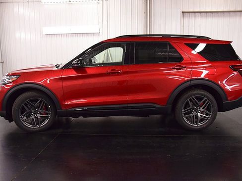 New 2026 Ford Explorer ST image 4