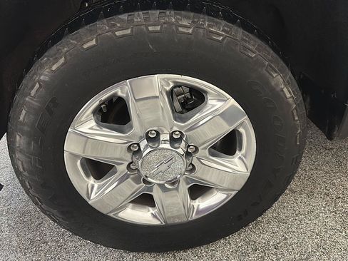 Used 2020 Chevrolet Silverado 2500 LTZ w/ LTZ Plus Package AWD/4WD image 12