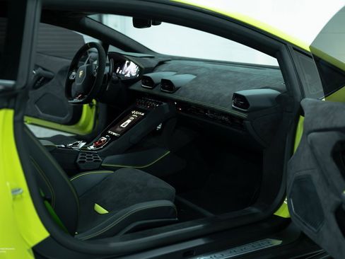Used 2024 Lamborghini Huracan Sterrato image 43