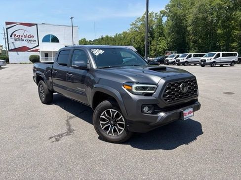 Used 2022 Toyota Tacoma TRD Sport w/ TRD Premium Sport Package AWD/4WD image 2