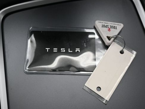 Used 2023 Tesla Model Y Long Range AWD/4WD image 25