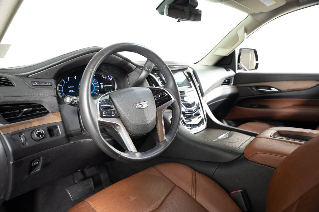 Used 2020 Cadillac Escalade Premium Luxury RWD image 25