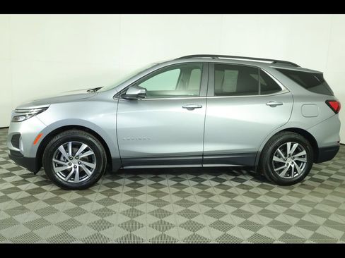 Used 2024 Chevrolet Equinox LT FWD image 14