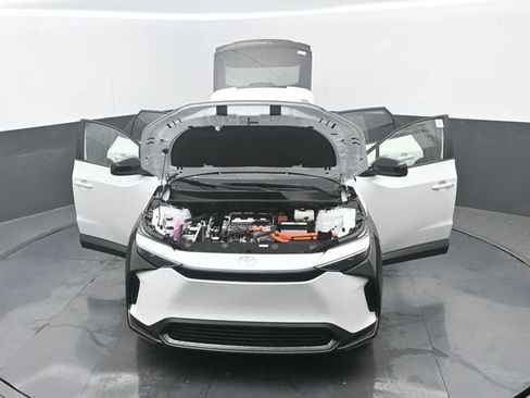 Used 2024 Toyota bZ4X AWD image 33