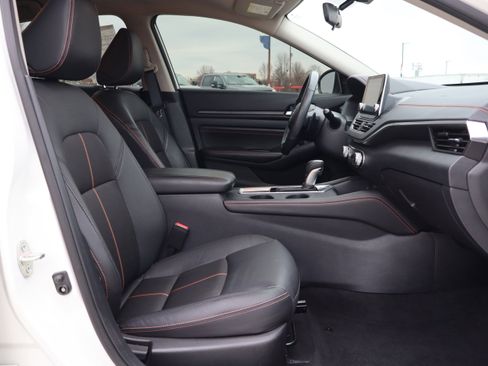 Used 2022 Nissan Altima 2.5 SR image 12