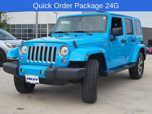 Used 2017 Jeep Wrangler Unlimited Sahara w/ Connectivity Group AWD/4WD image 2