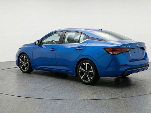Used 2025 Nissan Sentra SV image 6