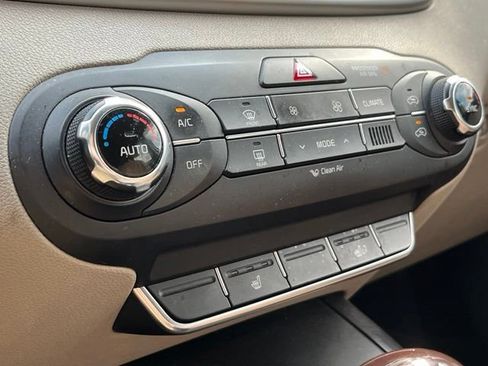 Used 2017 Kia Sorento AWD w/ LX Convenience Package image 24