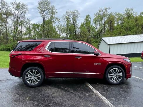 Used 2023 Chevrolet Traverse High Country w/ LPO, Floor Liner Package AWD/4WD image 2