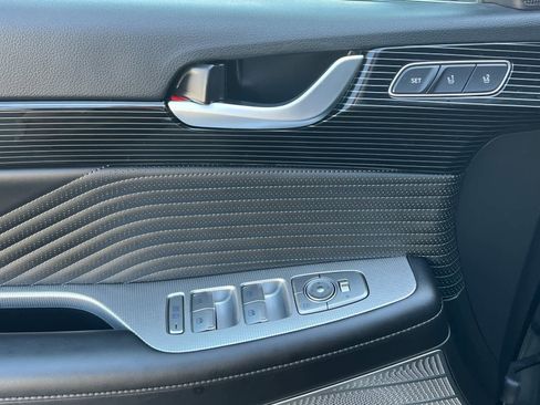 Used 2025 Hyundai Palisade Calligraphy image 13