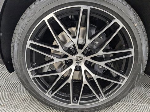 New 2026 Porsche Macan AWD/4WD image 13
