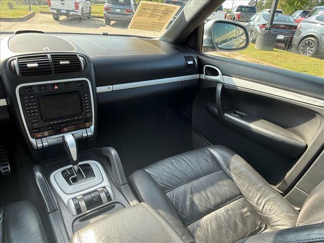 Used 2004 Porsche Cayenne Turbo AWD/4WD image 9