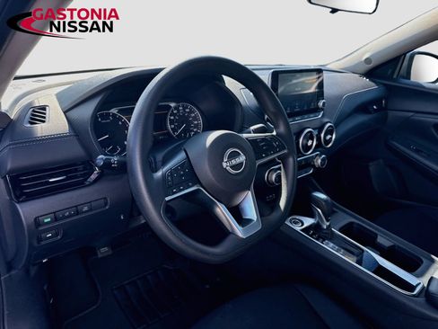 Used 2024 Nissan Sentra SV FWD image 11