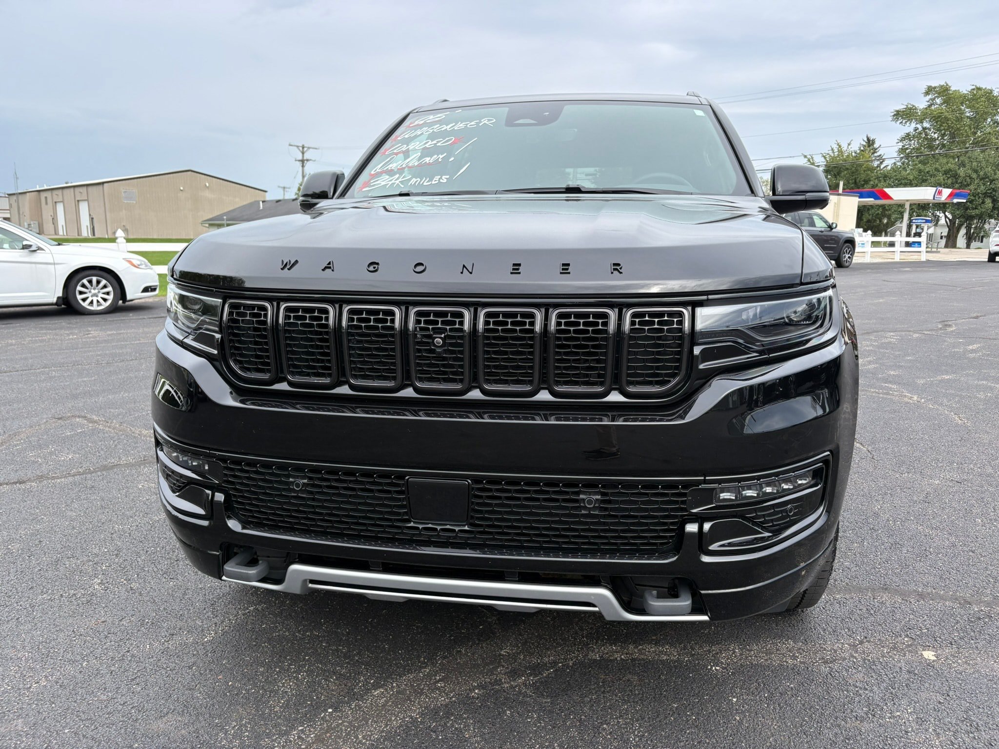 Used 2025 Jeep Wagoneer Series II AWD/4WD image 3