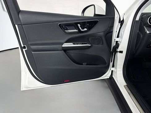 Used 2025 Mercedes-Benz GLC 350e 4MATIC image 21