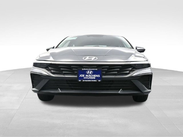 Used 2026 Hyundai Elantra SE FWD image 33