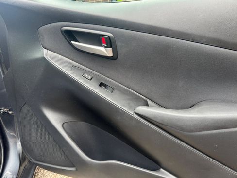 Used 2019 Toyota Yaris LE FWD image 23