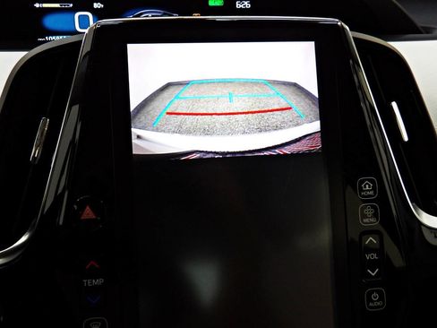 Used 2018 Toyota Prius Prime Advanced FWD image 17