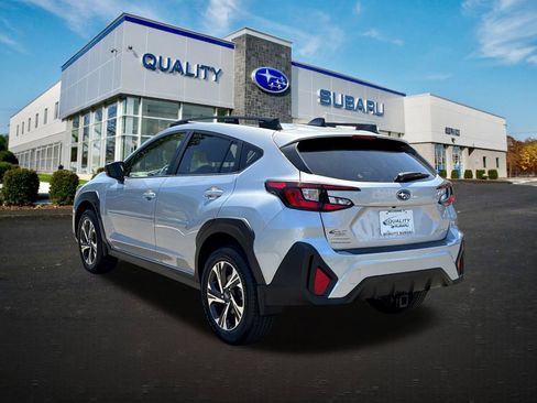 Used 2024 Subaru Crosstrek 2.0i Premium AWD/4WD image 2