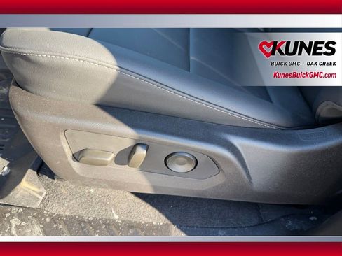 New 2026 GMC Canyon Elevation w/ Convenience Package image 10