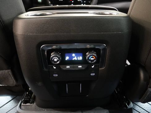 New 2026 Chevrolet Suburban High Country AWD/4WD image 33