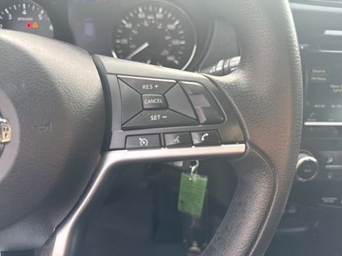 Used 2021 Nissan Rogue Sport S image 21